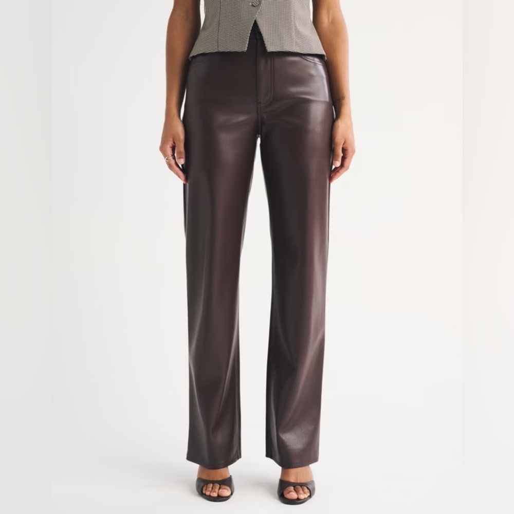 ABERCROMBIE & FITCH CURVE LOVE HIGH RISE 90S RELAXED VEGAN LEATHER PANT - Picture 5 of 12